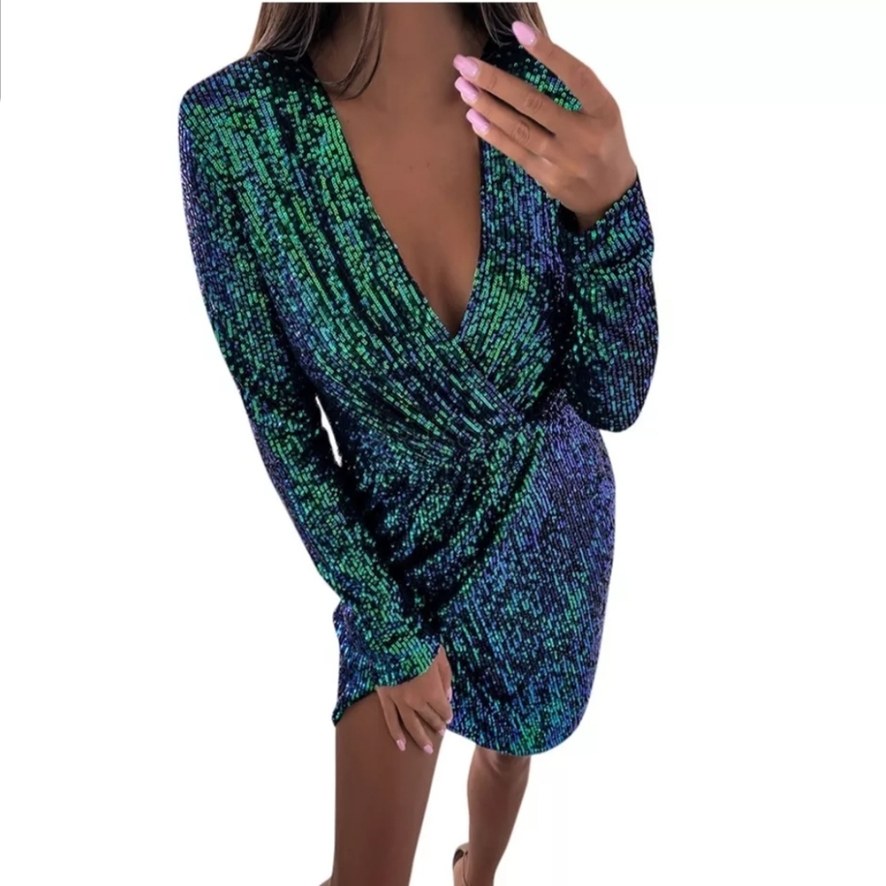 Green Sequins Party Ruched Long Sleeve Dress - Picture 3 of 9